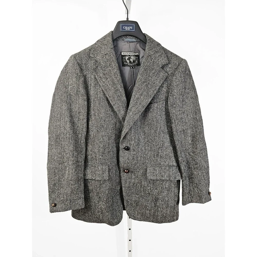 Vintage Alexanders Wide World of Fashion 40R Gray Harris Tweed Distressed Blazer